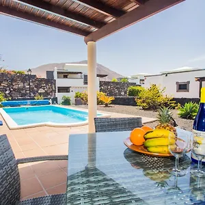 villa-eleonor-playa-blanca-lanzarote.in-canary-islands.com/